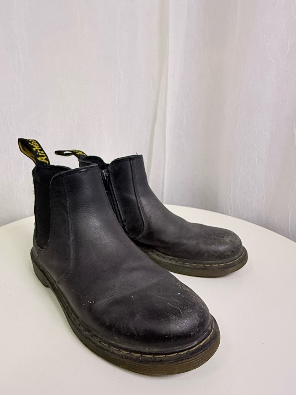 DR. MARTENS JUNIOR 2976 SOFTY T LEATHER CHELSEA BOOTS - Picture 2 of 12
